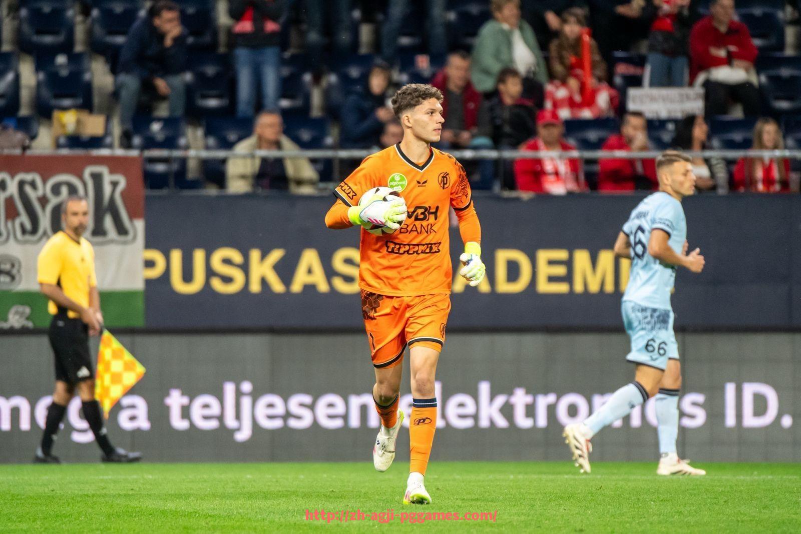 PG模拟器官方网站-英超马尾球员代表及风格介绍