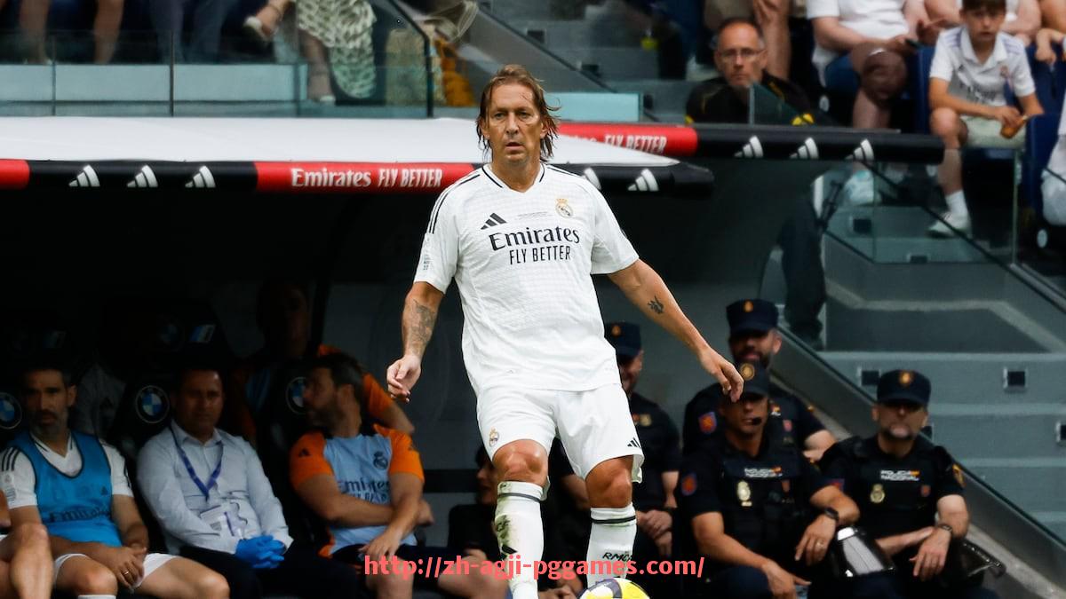 PG模拟器官方网站-在CC平台观看NBA火箭队比赛的直播方式与实况解说